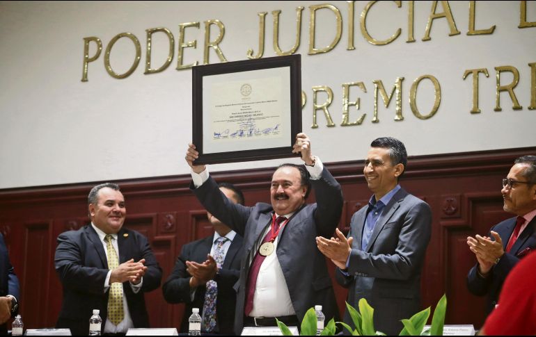 En su intervención, Enrique Michel Velasco agradeció la distinción otorgada por MABA y también los felicitó por la labor de atender las necesidades jurídicas de los paisanos en Estados Unidos. EL INFORMADOR/F. Atilano