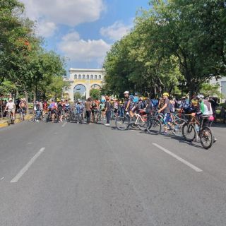 "Ruedan" 300 personas por el Día Mundial Sin Auto