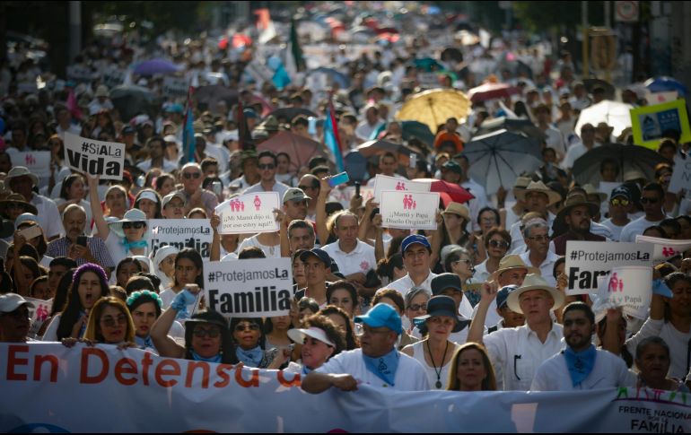 Además de algunas confrontaciones verbales entre colectivos, la manifestación se realizó sin incidentes mayores. EL INFORMADOR/F. Atilano