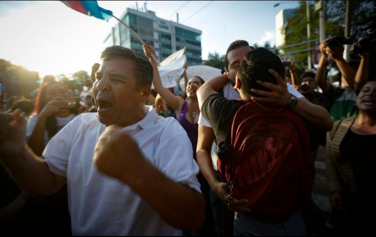 Además de algunas confrontaciones verbales entre colectivos, la manifestación se realizó sin incidentes mayores. EL INFORMADOR/F. Atilano