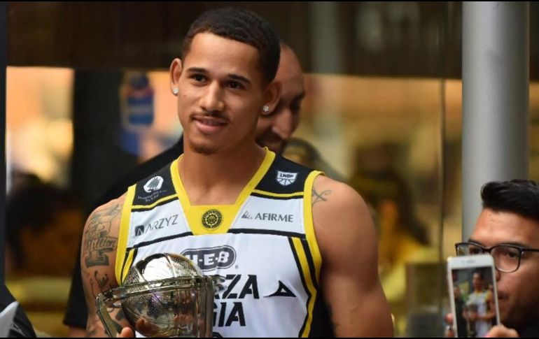 Toscano fue campeón de la LNBP con Fuerza Regia de Monterrey. FACEBOOK/juan.toscanoanderson.3