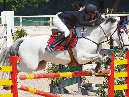 A lomos de “Puertas Caucaso”, el jinete del Club Hípica lució en la prueba estelar. EL INFORMADOR / A. Camacho