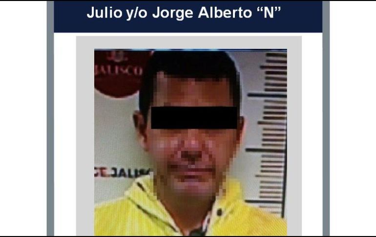 Ante el Ministerio Público, la víctima informó a las autoridades que días antes del atraco había llegado un sujeto que dijo que estaba interesado en comprar un vehículo, por o que les dejó una identificación. TWITTER/ @FiscaliaJal