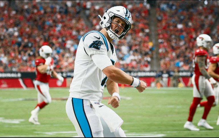 Kyle Allen, quien lanzó cuatro pases de anotación el domingo, iniciará ante los Texans. AP / R. Franklin