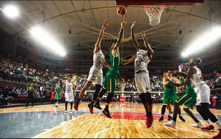 Astros dividió triunfos en su serie de dos encuentros frente a Aguacateros de Michoacán. EL INFORMADOR / G. Gallo
