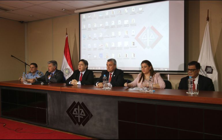 Autoridades comparecen en rueda de prensa para explicar el 