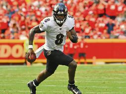 Lamar Jackson es uno de los jóvenes mariscales de campo que está cimbrando a la Liga. AFP / P. Aiken