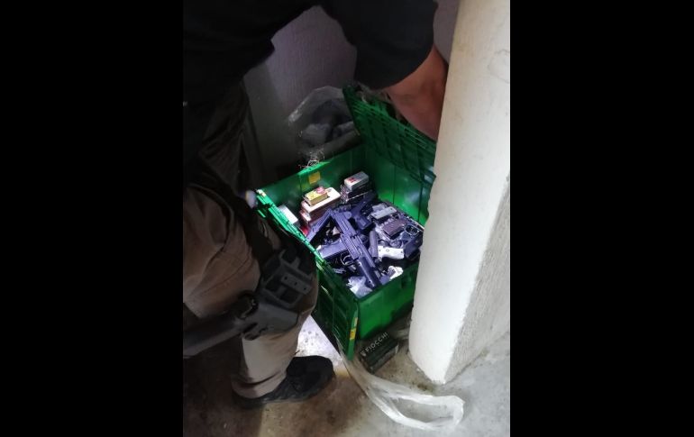 El aseguramiento quedó disposición del Ministerio Público Federal (MPF), quien inició una carpeta de investigación por los delitos de violación a la Ley Federal de Armas de Fuego y Explosivos y contra la salud, contra quien o quienes resulten responsables. ESPECIAL/