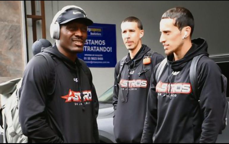 El conjunto jalisciense partió ayer a la Ciudad de México, en donde hoy enfrenta el primer duelo ante los capitalinos. @astrosjalisco