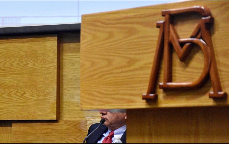 El peso mexicano se depreciaba el jueves a su nivel más débil en tres semanas mientras se conocían nuevas noticias relacionadas con la investigación por juicio político al presidente de Estados Unidos, Donald Trump. SUN/ ARCHIVO