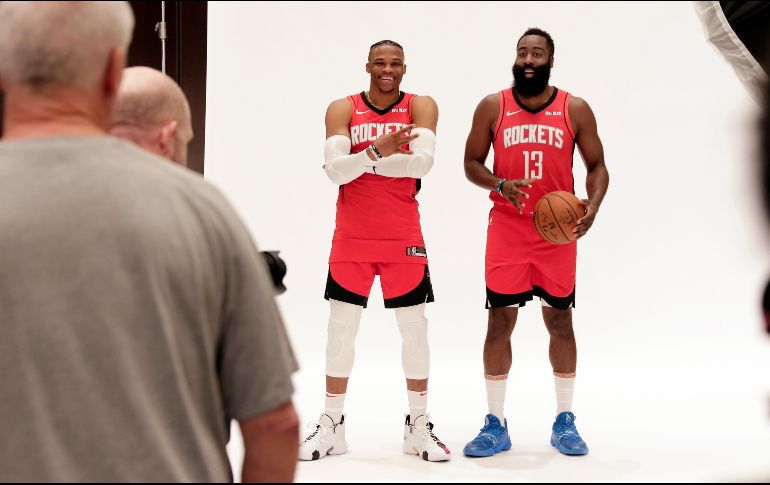 Russell Westbrook y James Harden quieren ayudar a Estados Unidos a recuperar la hegemonía en basquetbol. AP/M. Wyke