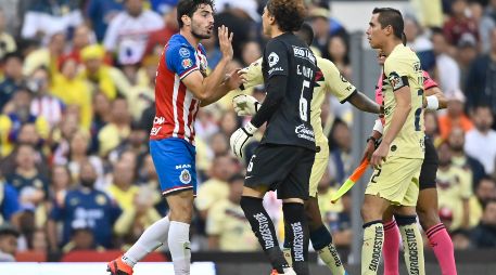 En el terreno de juego también hubo reclamos contra Briseño por la agresión contra 