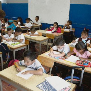Reforma centraliza sistema educativo, alertan expertos