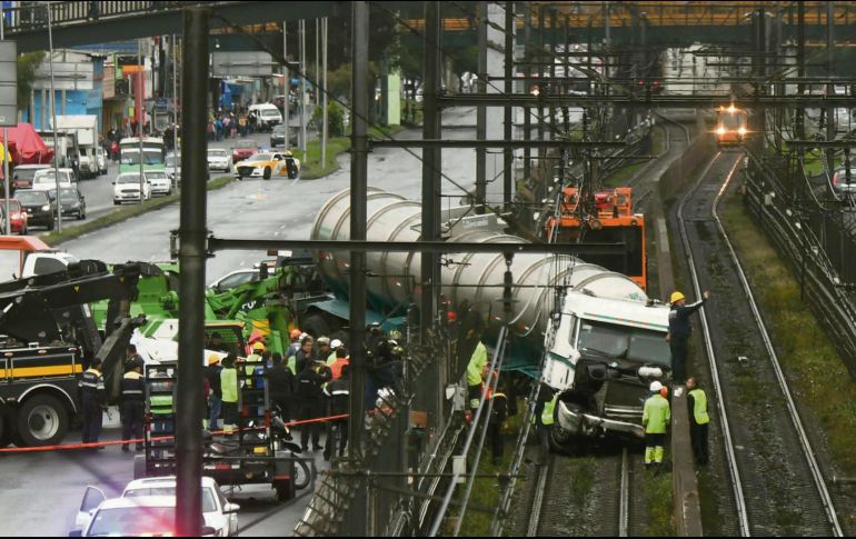 El chofer de la pipa se dio a la fuga. EL UNIVERSAL