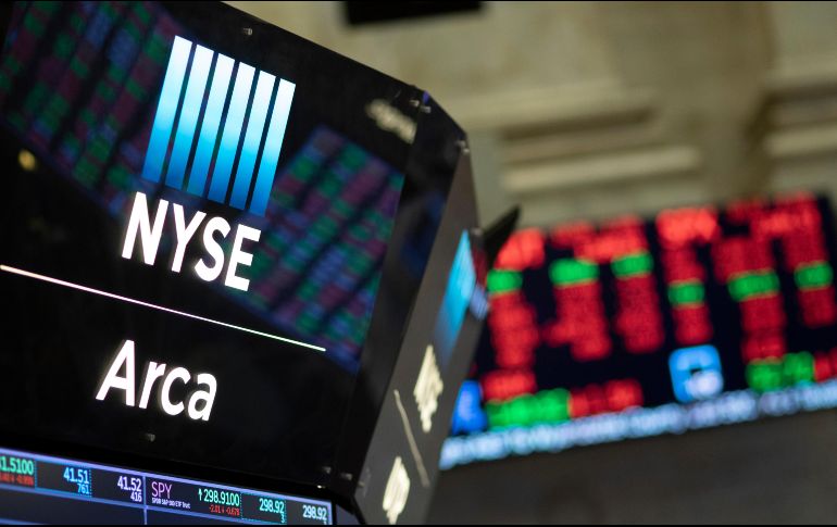 El NYSE Composite sube 24.012 puntos al operar en 12 mil 995.99 unidades. AP / M. Lennihan