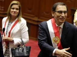 Mercedes Aráoz —en la foto al lado de Martín Vizcarra— fue nombrada como presidenta interina. AP/M. Mejía