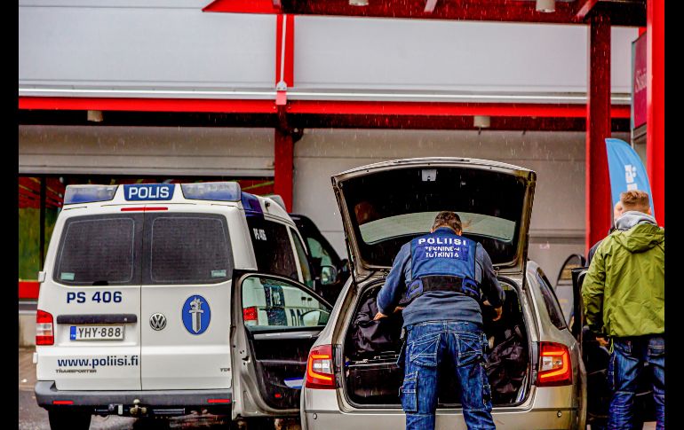Las autoridades confirmaron que 10 personas resultaron heridas, incluido el atacante, quien portaba armas blancas y una pistola. EFE/ A. Roth