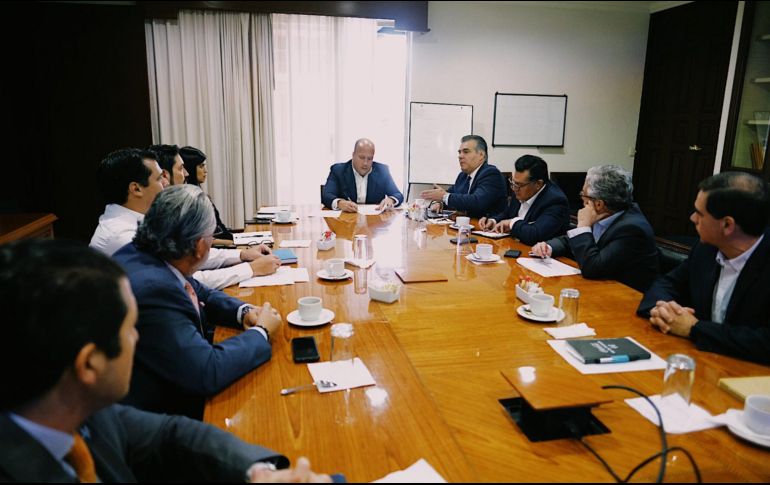 Alfaro destacó que en la última reunión con la Concamin se terminaron de procesar las dudas y diferencias sobre el tema de regulación de transporte de carga. TWITTER / @EnriqueAlfaroR