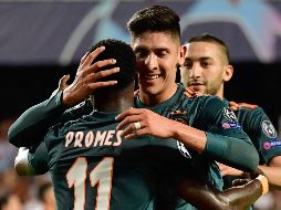 Edson Álvarez se ha mantenido como titular en el Ajax. AFP / J. Soriano