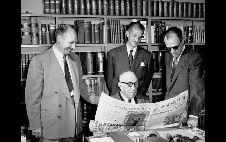 Don Jesús Álvarez del Castillo Velasco con sus hijos Raymundo, Jorge y José Othón Álvarez del Castillo Zuloaga.