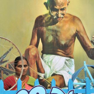 Roban las cenizas de Gandhi en Madhya Pradesh, India