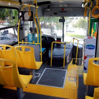 Expertos ven deficiencia en diseño de unidades del transporte público