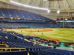 Los Rays de Tampa Bay viven una constante de poca afluencia en el Tropicana Field (foto), ya ni su paso a Playoffs ha logrado que mejoren las entradas. AP