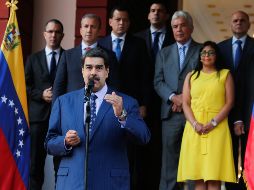 El presidente de Venezuela, Nicolás Maduro, habla ante los medios tras reunirse con el viceprimer ministro ruso Yury Borisov. AFP/Presidencia de Venezuela