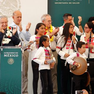 Opositores a Ley de Remuneraciones pueden ganar, pero son nada: AMLO