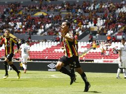 En la cancha del legendario Estadio Jalisco hicieron los goles de la victoria Joao Dos Santos, en el minuto 14; Daniel Amador, al 40, y Bravo, al 70 de penal. EL INFORMADOR / A. Camacho