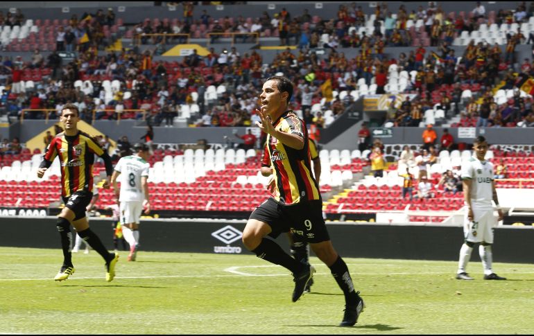 En la cancha del legendario Estadio Jalisco hicieron los goles de la victoria Joao Dos Santos, en el minuto 14; Daniel Amador, al 40, y Bravo, al 70 de penal. EL INFORMADOR / A. Camacho