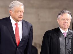 El Mandatario detalla que una vez que se apruebe la renuncia del ministro Medina Mora, ya no podrá seguir recibiendo su sueldo. SUN / ARCHIVO