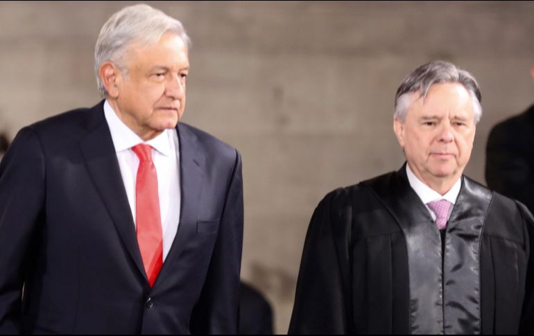 El Mandatario detalla que una vez que se apruebe la renuncia del ministro Medina Mora, ya no podrá seguir recibiendo su sueldo. SUN / ARCHIVO