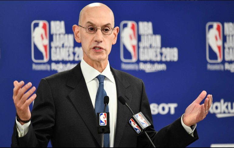 Silver irá a Shanghai el miércoles y dijo que espera reunirse con funcionarios y algunos de los socios comerciales de la liga en un esfuerzo por encontrar algún tipo de terreno común. AFP / K. Nogi