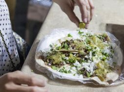 Maki Ortiz Domínguez propone una Ley de Impuestos a la Informalidad ante la Comisión de Hacienda de la Cámara de Diputados, la cual consiste en gravar al cinco por ciento a los puestos callejeros de tacos o elotes. EL INFORMADOR / ARCHIVO