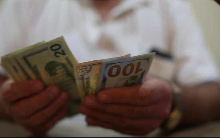 La moneda se compró en un mínimo de 18.90 pesos. EL INFORMADOR/ARCHIVO