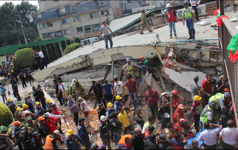 Un total de 26 personas, 19 niños y siete adultos, murieron tras el derrumbe del colegio 