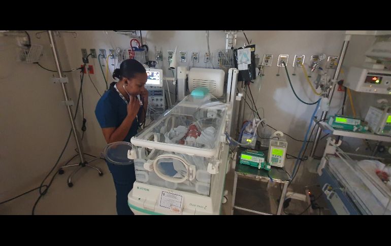 Enrique Alfaro señaló que actualmente hay mil 300 MDP para el Seguro Popular que están atorados en la Ciudad de México debido a un “trámite burocrático” y recordó que, para el presupuesto de este año , Jalisco afrontó un recorte de dos mil 500 MDP.  EL INFORMADOR/ J. Armendáriz