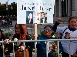 Se prevé que los restos del cantante José José arriben alrededor de las 08:00 horas a la Ciudad de México. AP / G. Riquelme