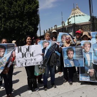 Mexicanos despiden a José José ahora en la Basílica de Guadalupe
