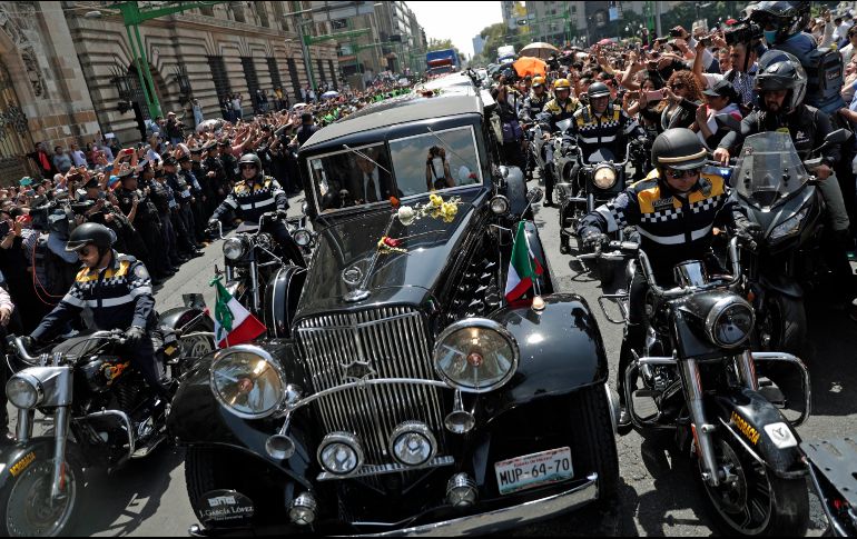 La jornada de la despedida de José José en México inició por la mañana en el Palacio de Bellas Artes. SUN / I. Stephens