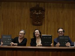 Mesa de presentación. María Fernanda Matos, Carmen Villoro y Alfredo Sánchez. EL INFORMADOR/F. Atilano