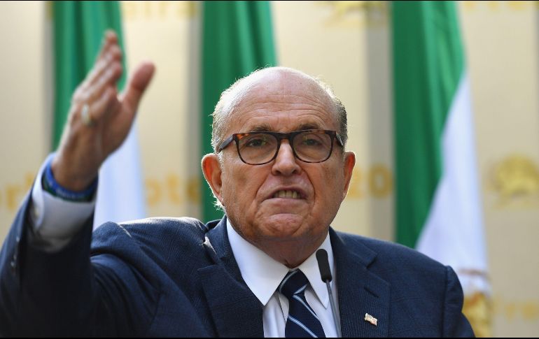 Los detenidos presuntamente ayudaron a los esfuerzos de Giuliani (foto) para obtener investigaciones en Ucrania sobre los negocios de Joe Biden y su hijo. AFP/ARCHIVO