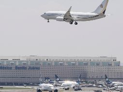 La información tampoco detalla el costo total de las obras, aunque se presume que pueden ser financiadas con los ingresos provenientes de la Tarifa de Uso de Aeropuerto (TUA) que se cobra en el AICM.  SUN/ ARCHIVO