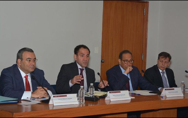 En conferencia de prensa conjunta con el presidente del CCE, Carlos Salazar, Herrera dio a conocer las iniciativas que se revisaron para atender las inquietudes de los contribuyentes. TWITTER/@cceoficialmx