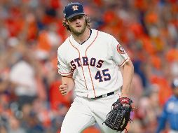 El lanzador de Houston volvió a lucir sobre el montículo y fue factor para que su equipo llegara a la Serie de Campeonato. AFP