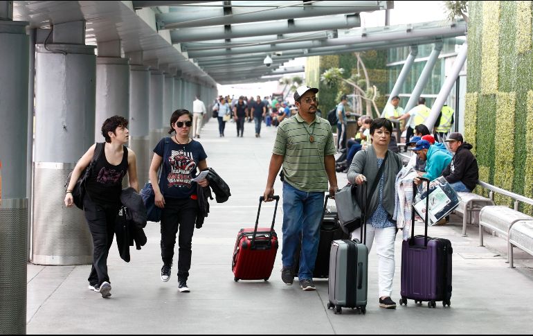 La compra online de boletos de avión deja una derrama de 15 mil 339 millones de pesos. EL INFORMADOR/Archivo