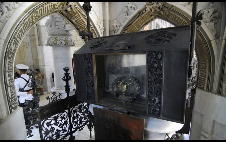 Cada 12 de octubre, República Dominicana expone al público lo que defiende son los restos de Colón. AFP