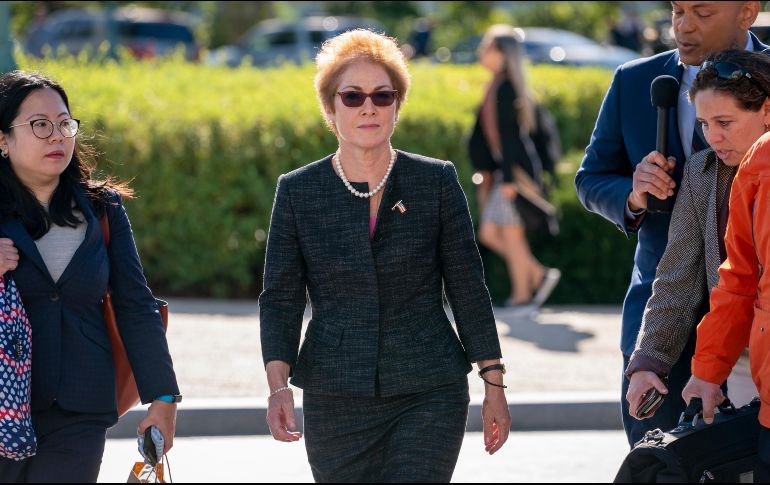 Yovanovitch desafió a la administración Trump y compareció a pesar de que se le ordenó no declarar sobre el caso. AFP/J. Scott Applewhite