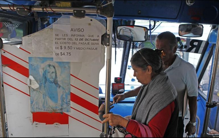 A partir de mañana, 34 rutas del transporte público cobrarán la tarifa actualizada de 9.50 en la Zona Metropolitana de Guadalajara, el Gobierno del Estado informó que al finalizar el año el total de las rutas tendrá esta tarifa. EL INFORMADOR/ P.. López